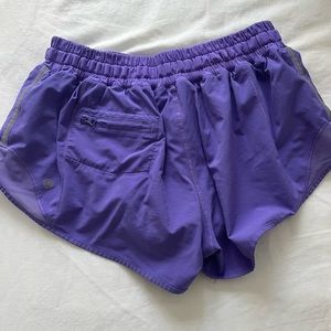 Lululemon Hotty hot shorts 2.5in
